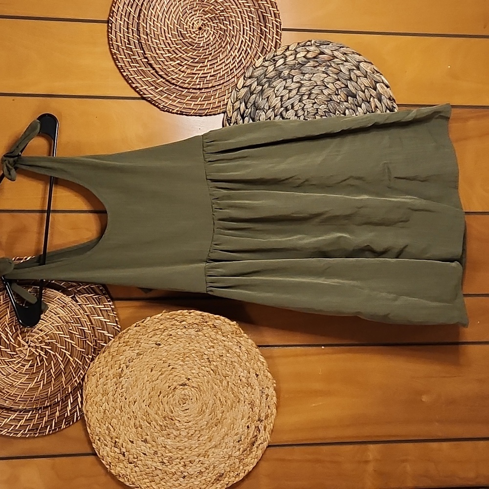 Boutique olive green adjustable shoulder tie cotton lined summer flowy dress